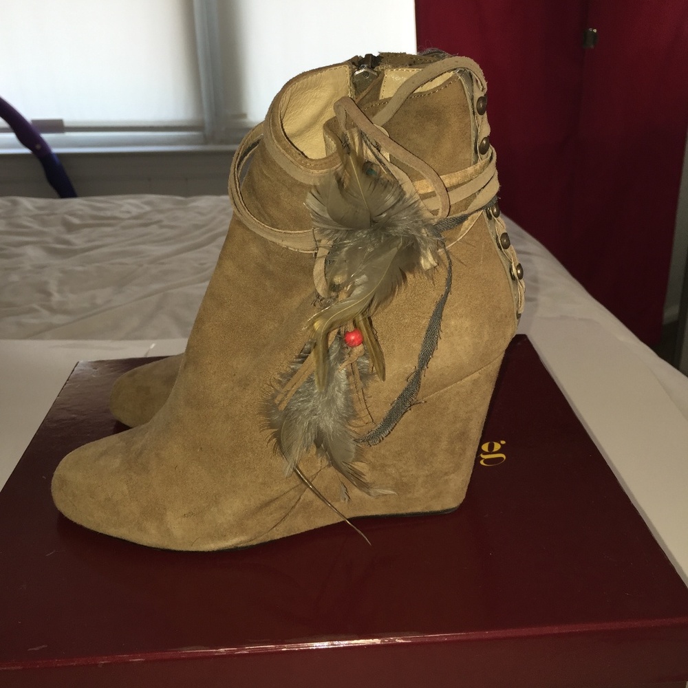 NIB madison harding kelly wedges